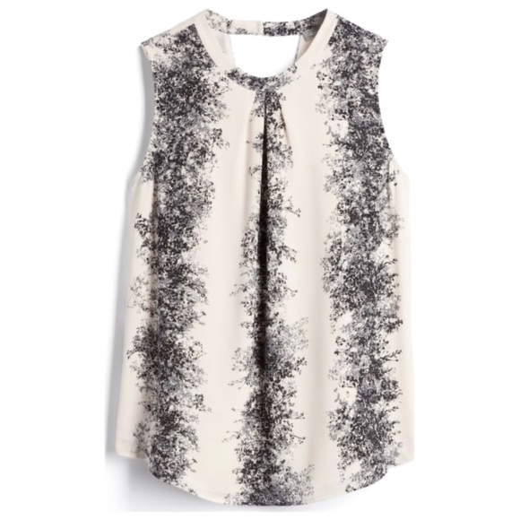 Daniel Rainn Tops - Daniel Rainn sleeveless blouse STUNNING  Size M